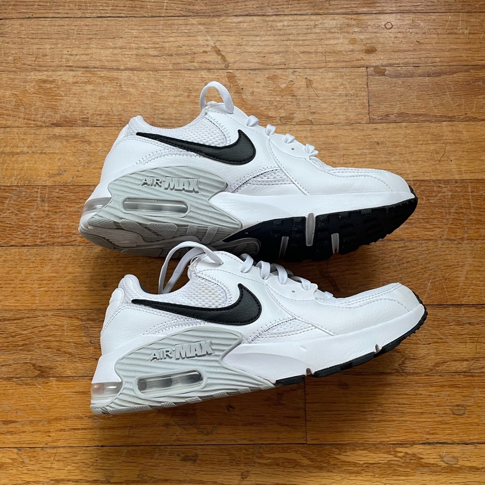 Nike air excee shoe